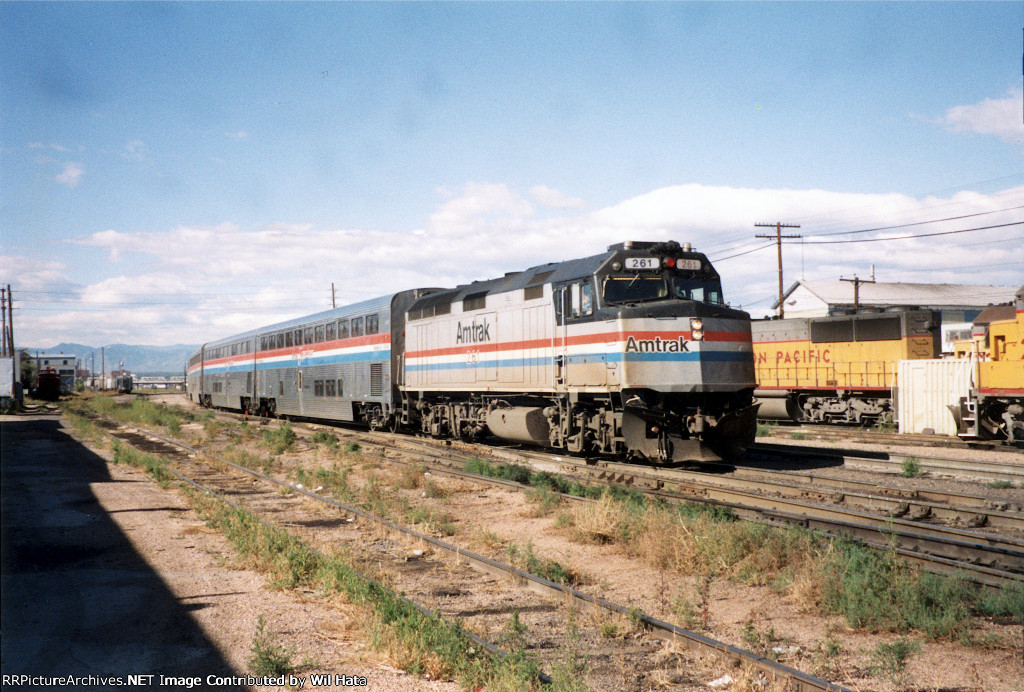 Amtrak F40PHR 261